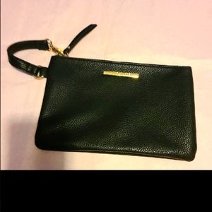 Steve Madden large Wristlet Zippered closure on top